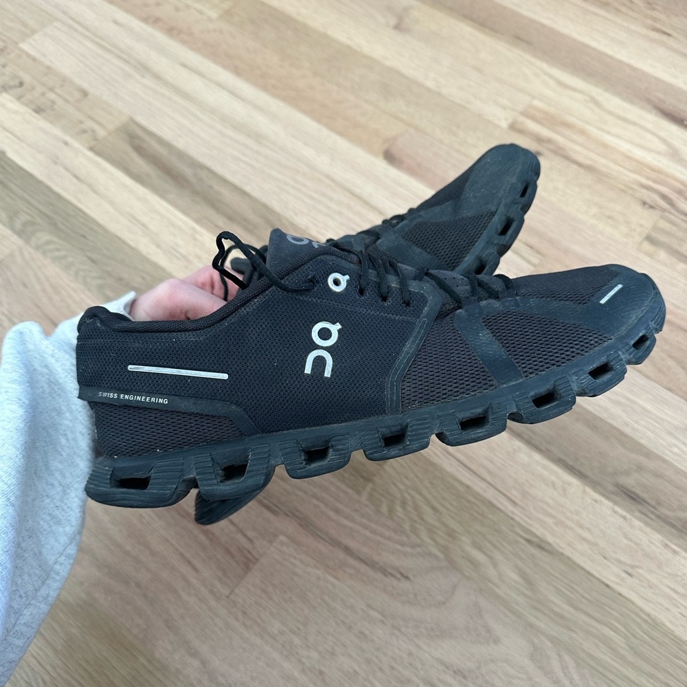 On Running Cloud 5 Running Shoes Men’s Size 10.5 Black